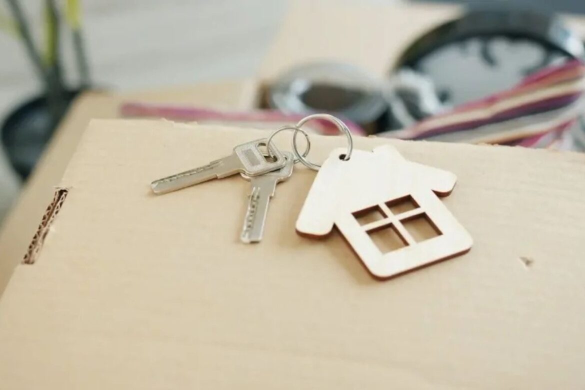 what is the best reason for why someone would want to lease a house instead of buy one?